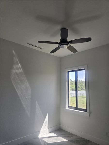 Spacious, unfurnished interior of a new home in , Lehigh Acres (Image 5).