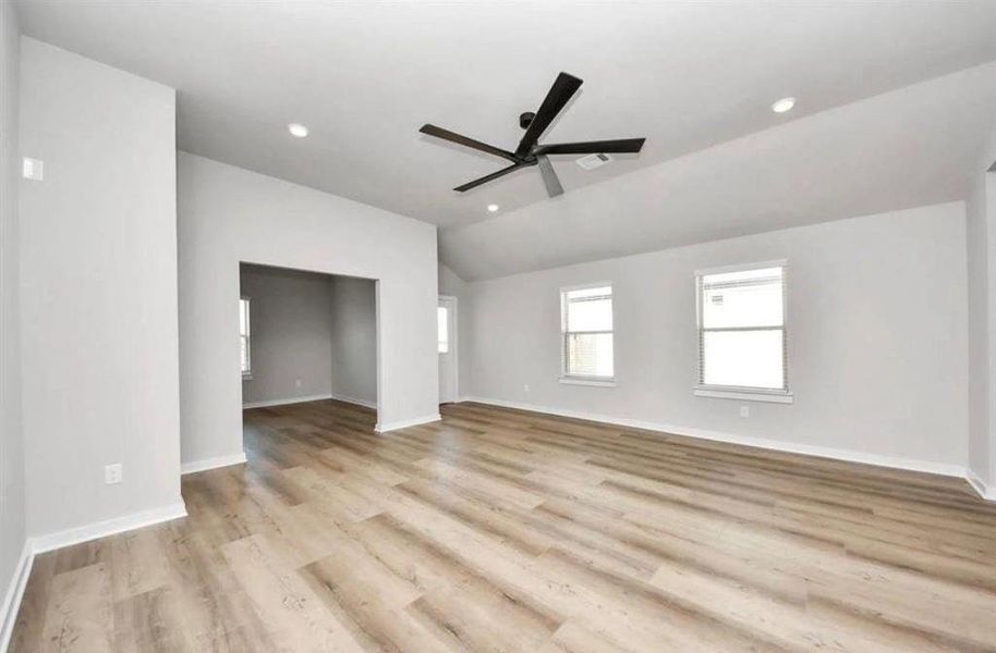 Spacious, unfurnished interior of a new home in , Manvel (Image 11).