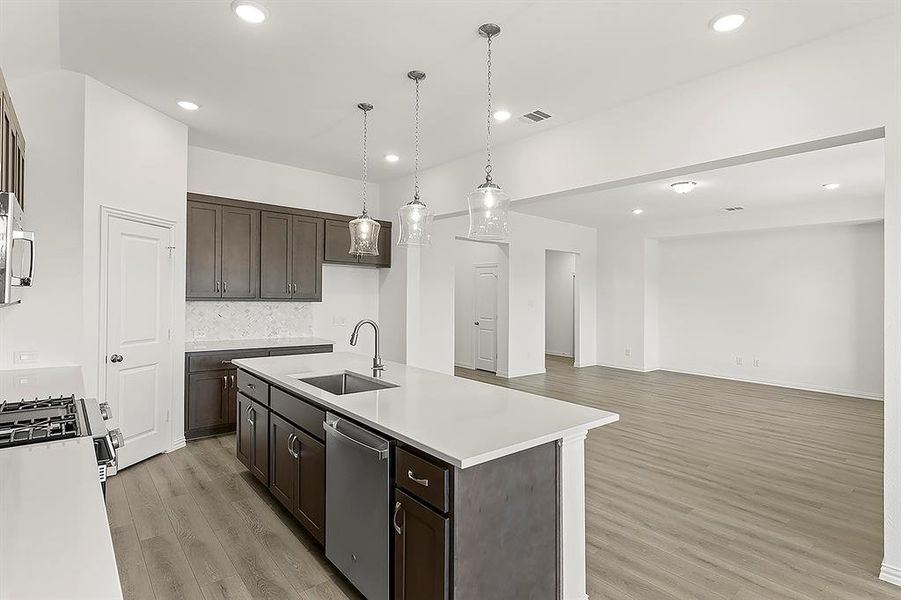 14. 1322 Parkdale - Kitchen (4) 14. 1322 Parkdale - Kitchen (4)