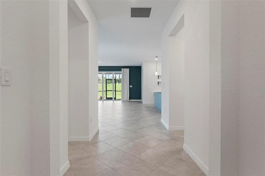 Spacious, unfurnished interior of a new home in , Venice (Image 28).
