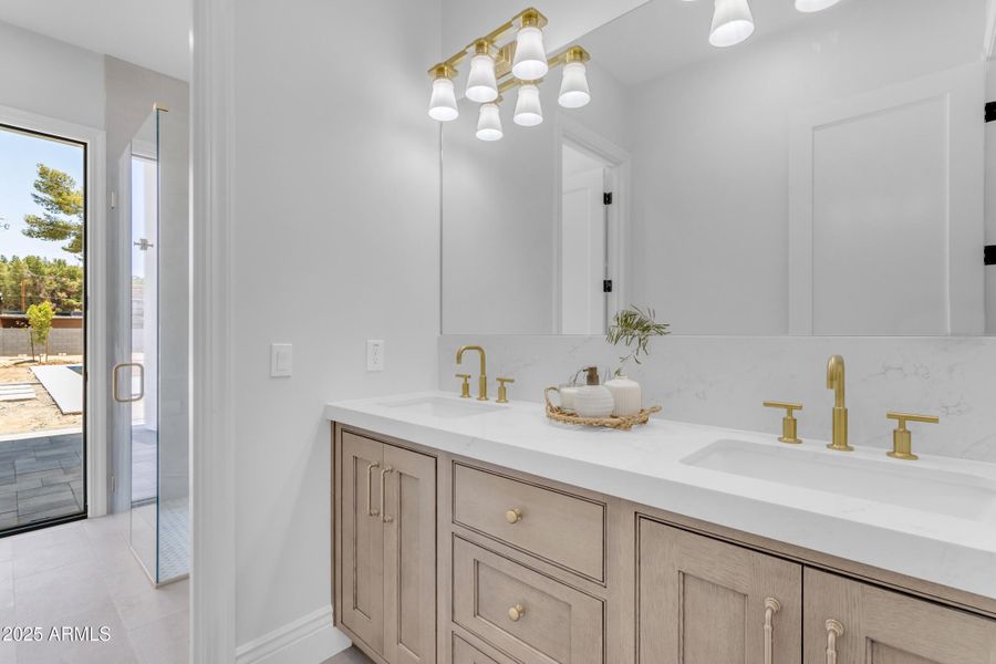 90_0250_a4m_cloud creek