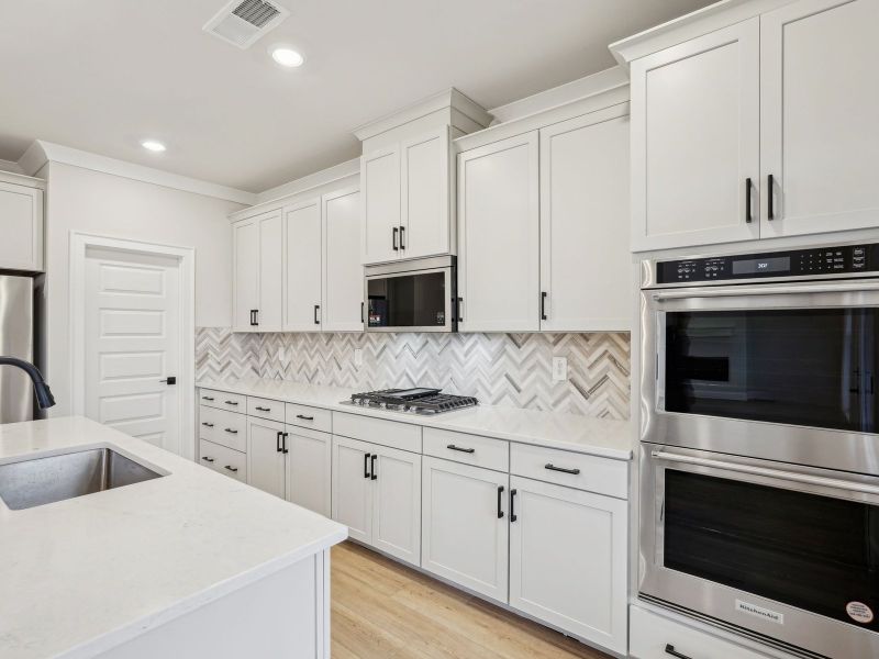 Never miss a meal in this kitchen.