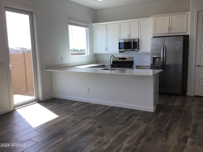 Madera 826 guest suite kitchen