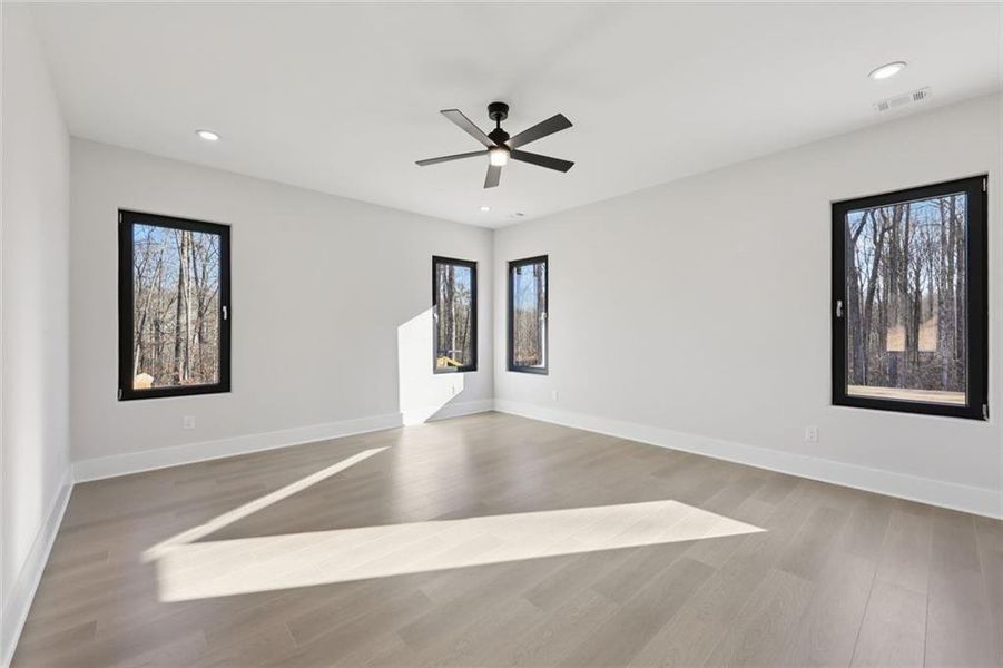 Spacious, unfurnished interior of a new home in , Auburn (Image 61).