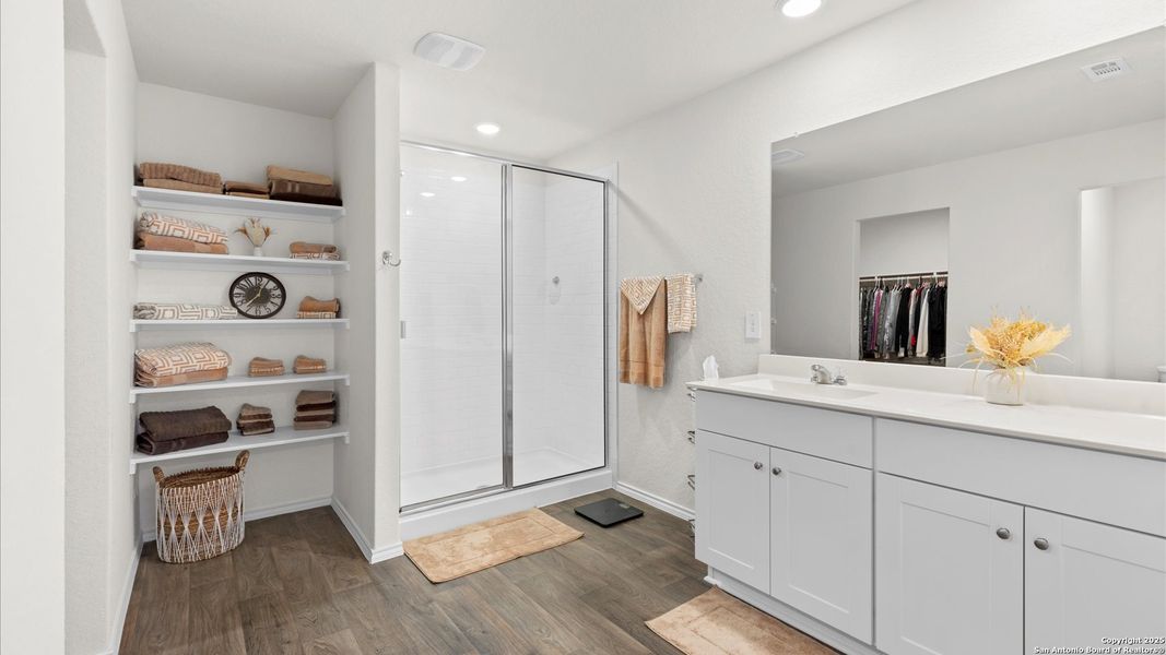 Furnished interior view inside a new home in Arroyo Ranch, Seguin (Image 31).