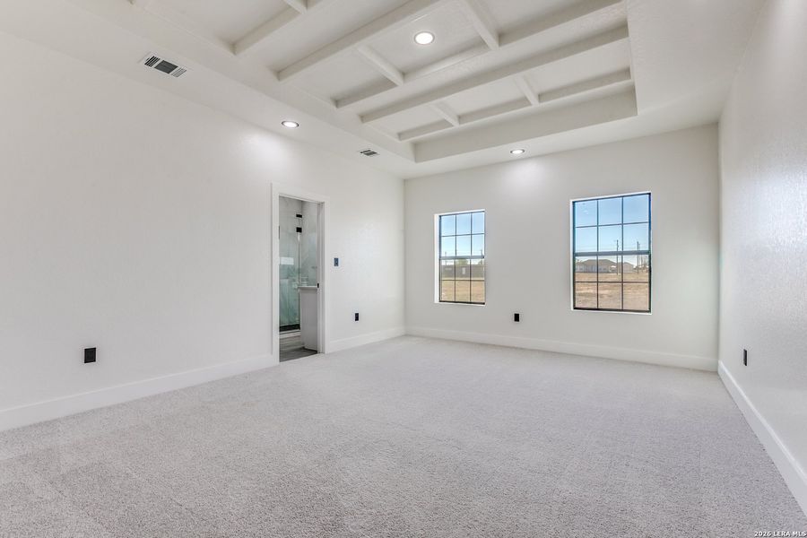 Spacious, unfurnished interior of a new home in , Atascosa (Image 24).