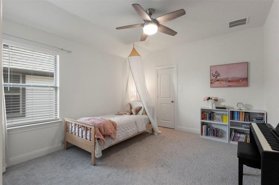 Furnished interior view inside a new home in Mustang Lakes 74', Celina (Image 25).