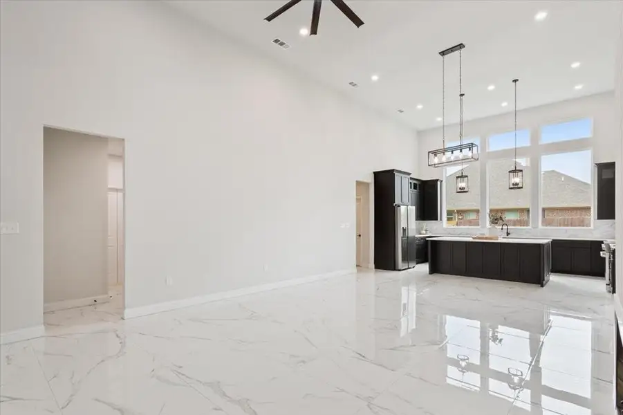 Spacious, unfurnished interior of a new home in , Hewitt (Image 23).