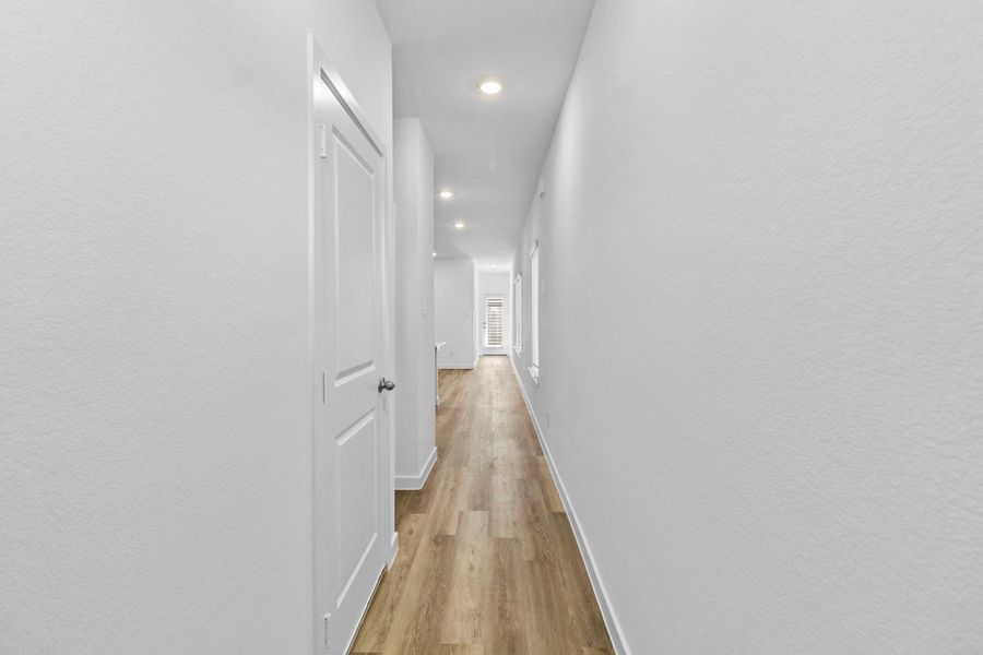 Spacious, unfurnished interior of a new home in Grand West, Houston (Image 17).