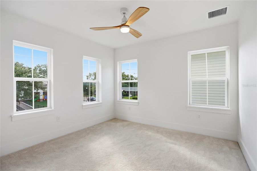 Spacious, unfurnished interior of a new home in , Winter Garden (Image 52).