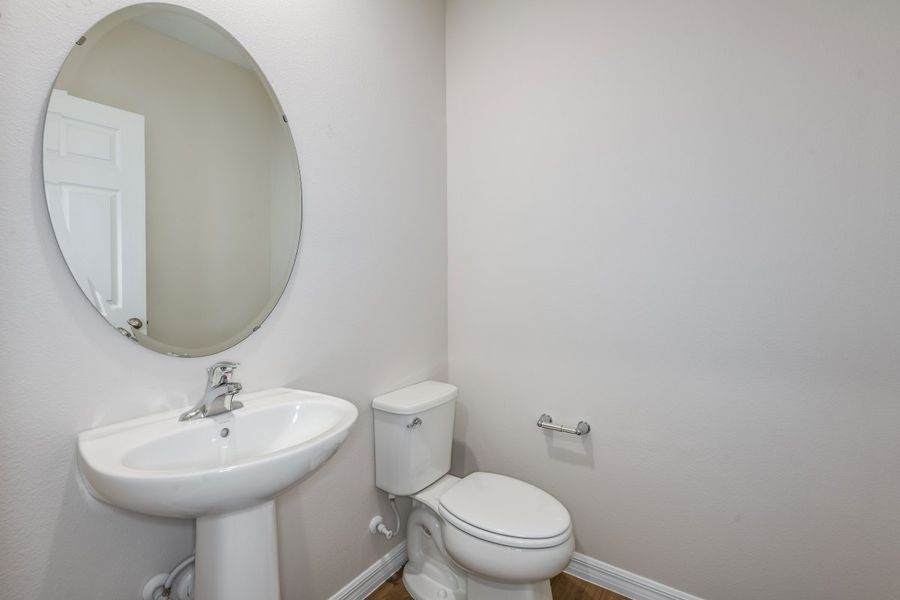 Furnished interior view inside a new home in Pasadena Woods, Dade City (Image 7).