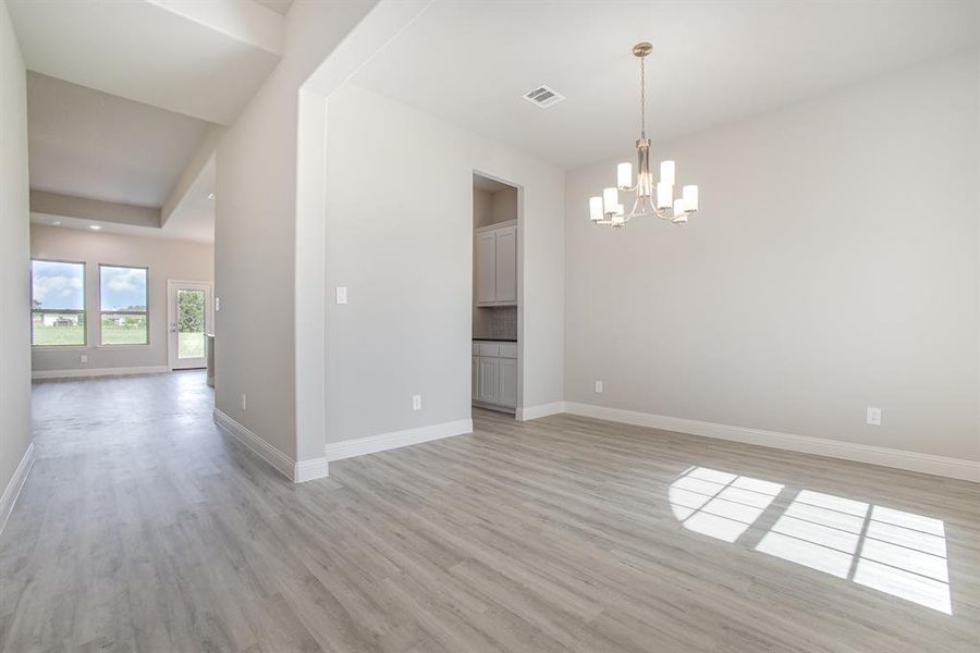 Spacious, unfurnished interior of a new home in , Waxahachie (Image 15).