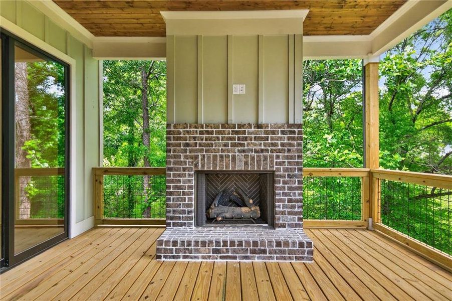 Exterior details and patio area of a home in , Roswell (Image 27).