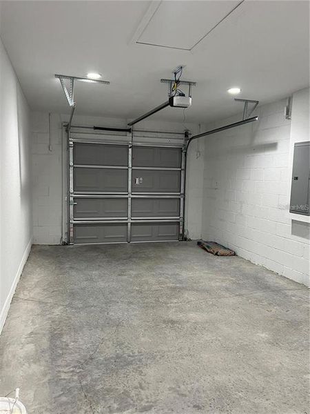 Spacious, unfurnished interior of a new home in , Dunnellon (Image 13).