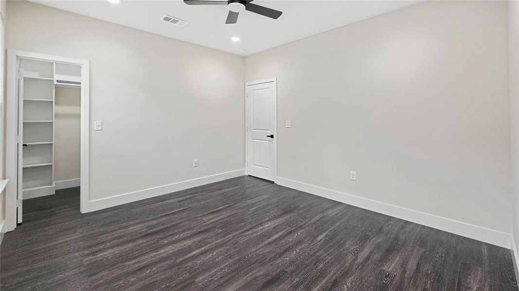 Spacious, unfurnished interior of a new home in , Mabank (Image 23).