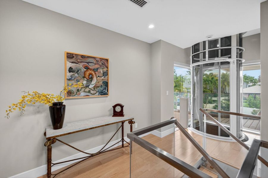 Furnished interior view inside a new home in , Fort Lauderdale (Image 7).