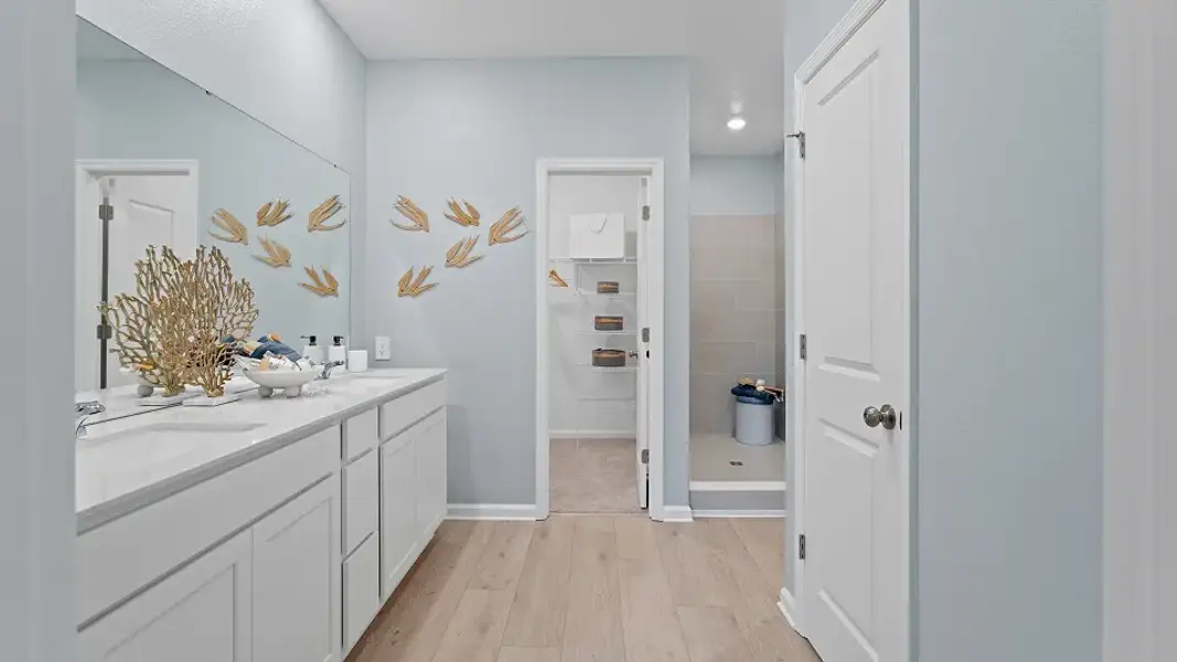 Grove Core FL N128 Jagger Owners Bath 1of2 F1 Base2 12 18 25