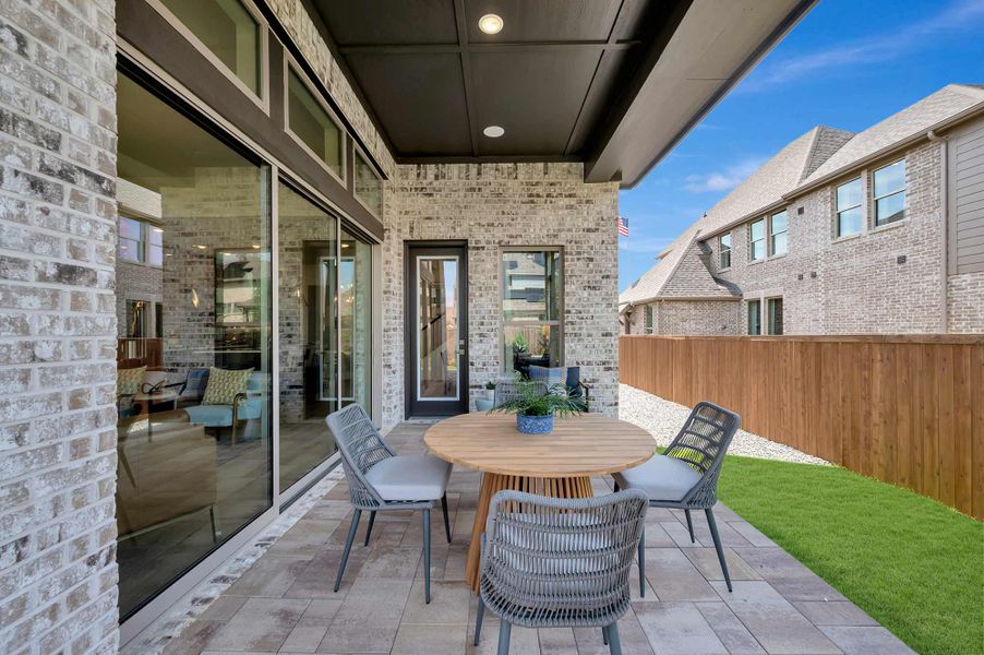 Representative exterior details of a home built from the The Lavender by David Weekley Homes in Sandbrock Ranch, Aubrey (Image 3).