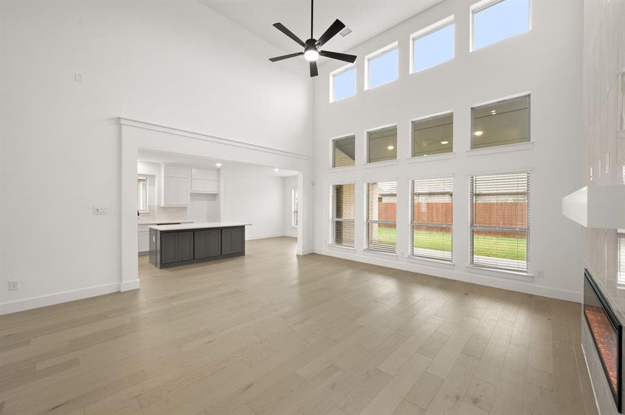 Spacious, unfurnished interior of a new home in Llano Springs, Fort Worth (Image 23).