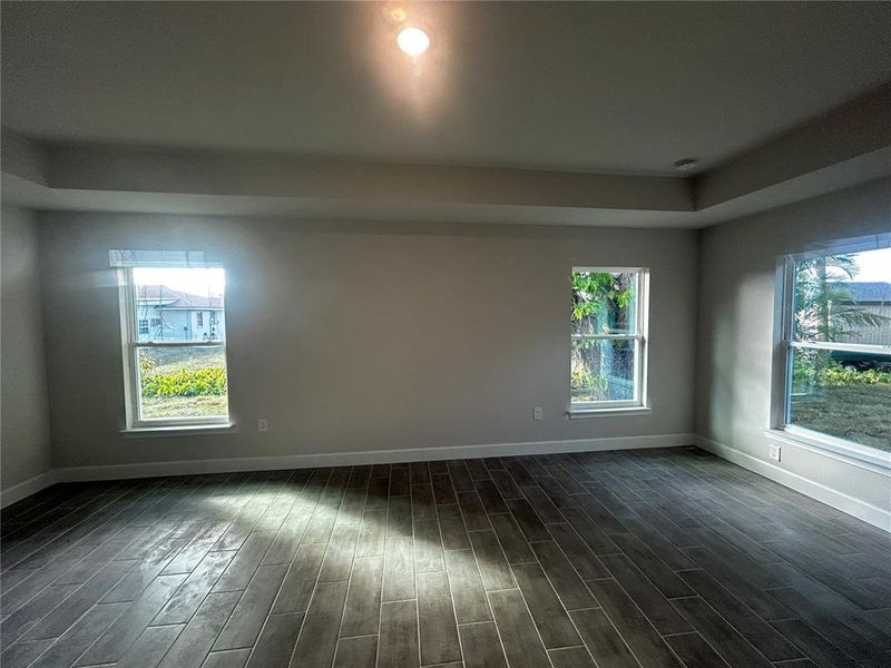 Spacious, unfurnished interior of a new home in Port Charlotte, Punta Gorda (Image 14).