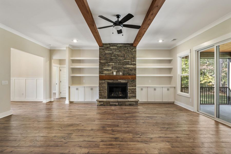 Spacious, unfurnished interior of a new home in , Summerville (Image 16).