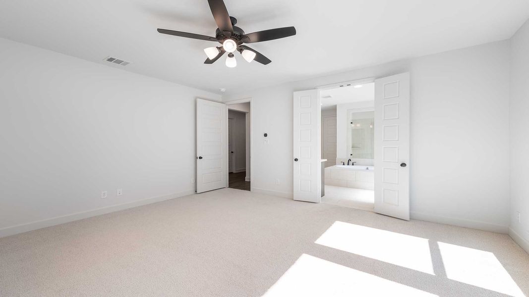 Spacious, unfurnished interior of a new home in The Parks at Wilson Creek, Celina (Image 24).
