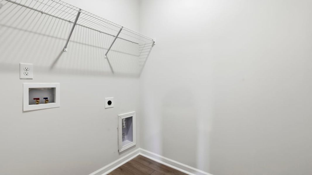 Spacious, unfurnished interior of a new home in Sherwood Gardens, Landrum (Image 33).