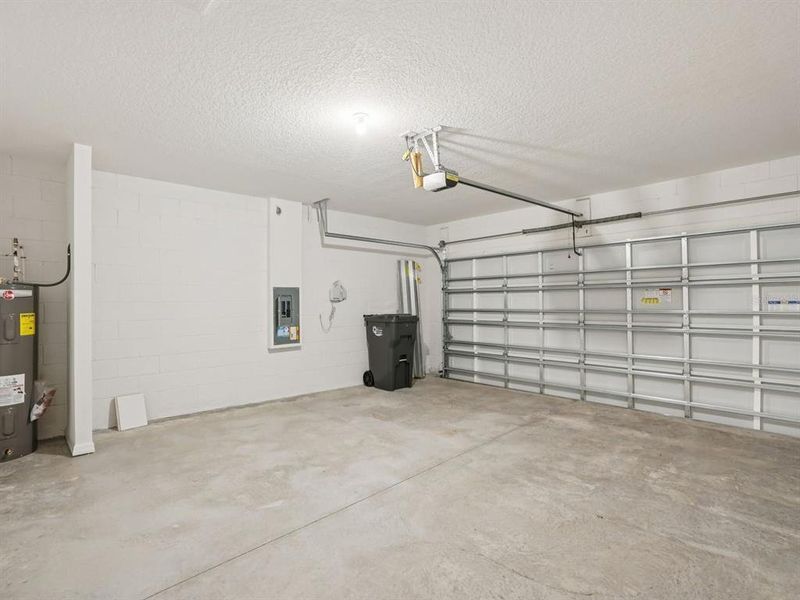 Spacious, unfurnished interior of a new home in Salt Meadows - Classic Series, Parrish (Image 18). Spacious, unfurnished interior of a new home in Salt Meadows - Classic Series, Parrish (Image 18).