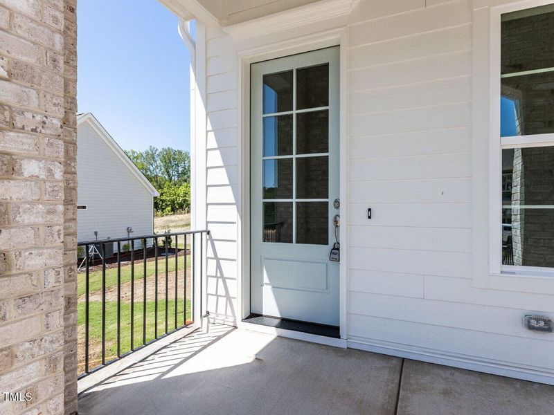 004-1280x960-front-door 004-1280x960-front-door