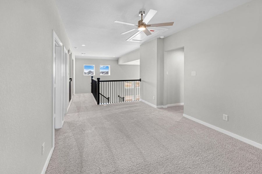 Spacious, unfurnished interior of a new home in Sunterra Lakes, Fulshear (Image 29).