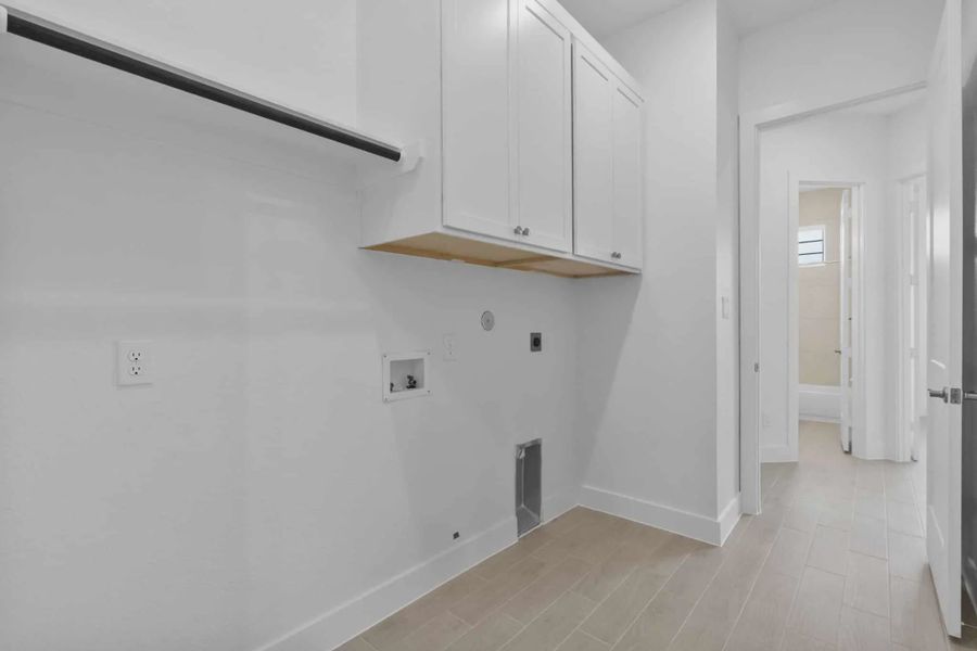 Spacious, unfurnished interior of a new home in Attwater 65's, Waller (Image 13).
