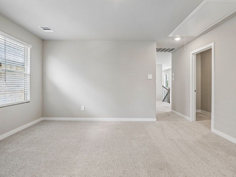 Spacious, unfurnished interior of a new home in Oak Ridge Park, Corinth (Image 16).