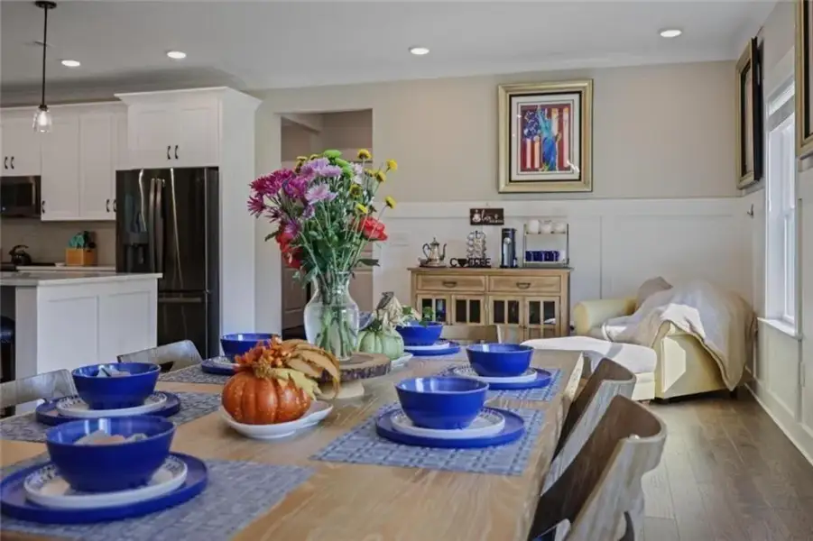 Furnished interior view inside a new home in , Dallas (Image 7).