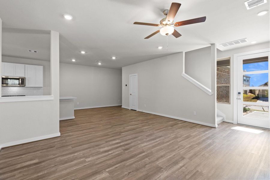 Spacious, unfurnished interior of a new home in Westridge Cove, Panorama Village (Image 15).