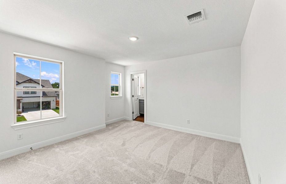 Spacious, unfurnished interior of a new home in Saddleback at Santa Rita Ranch, Liberty Hill (Image 34).