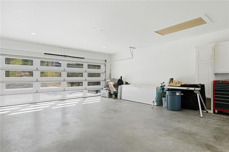Spacious, unfurnished interior of a new home in , Talking Rock (Image 28).