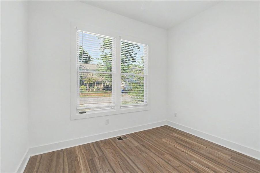 Spacious, unfurnished interior of a new home in , Atlanta (Image 40).