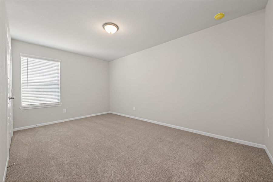 Spacious, unfurnished interior of a new home in Woodland Lakes, Houston (Image 14).