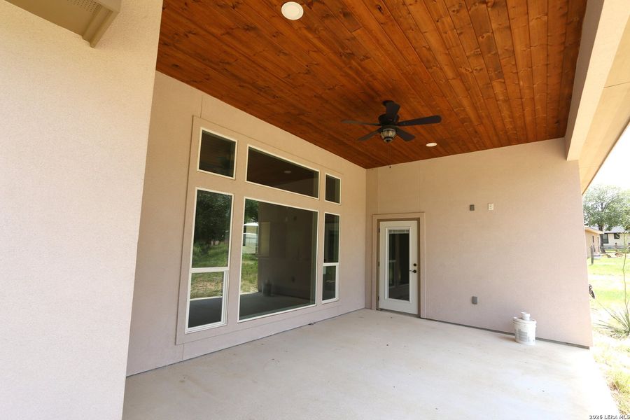 Exterior details and patio area of a home in , Floresville (Image 35).