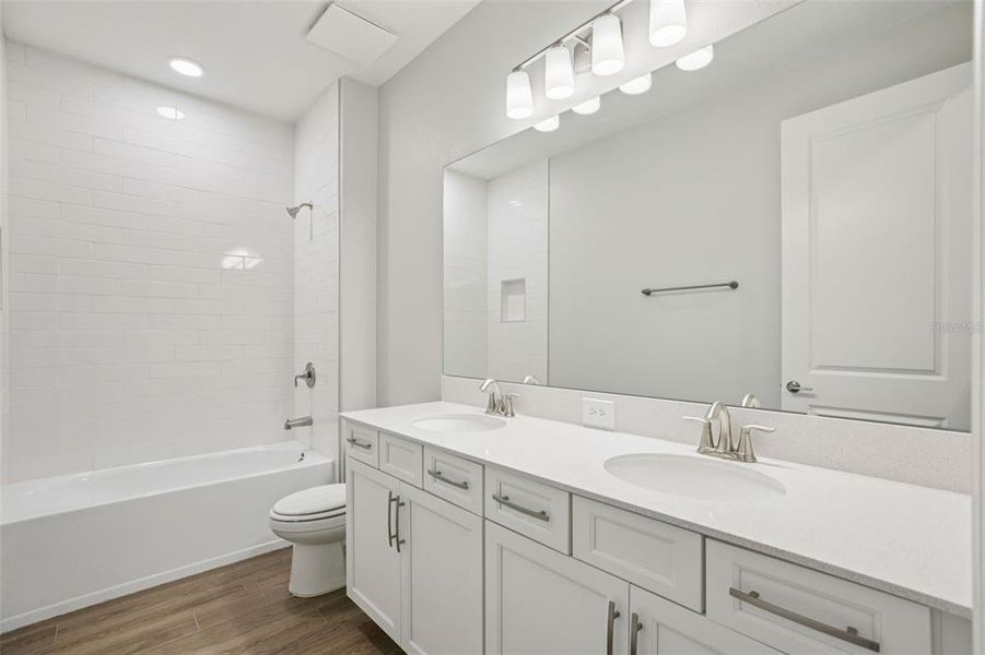 Furnished interior view inside a new home in Hawk's Overlook, Oviedo (Image 6).