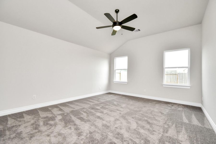 Spacious, unfurnished interior of a new home in Hill & Dale Ranch, Splendora (Image 14).