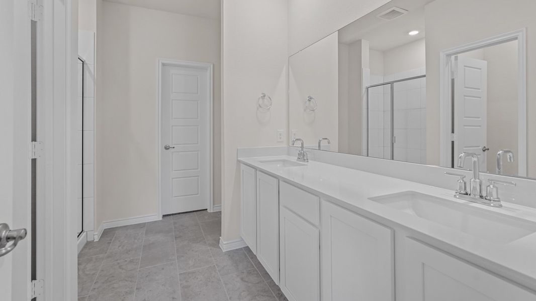 Furnished interior view inside a new home in Elevon, Lavon (Image 10).