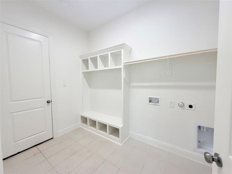Spacious, unfurnished interior of a new home in , Burleson (Image 10).