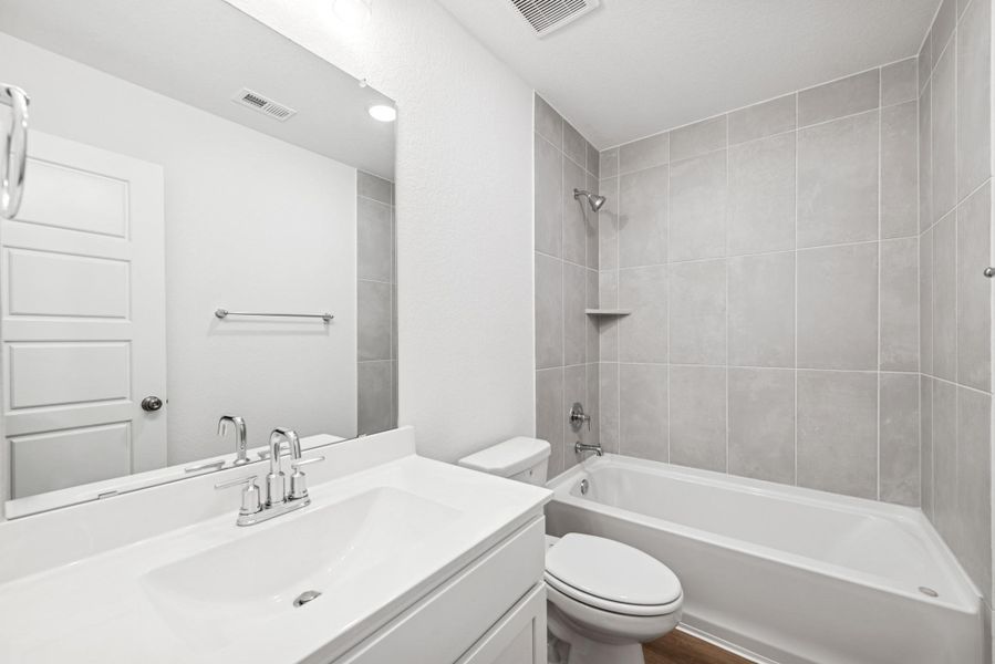 Furnished interior view inside a new home in Moran Ranch, Willis (Image 6).