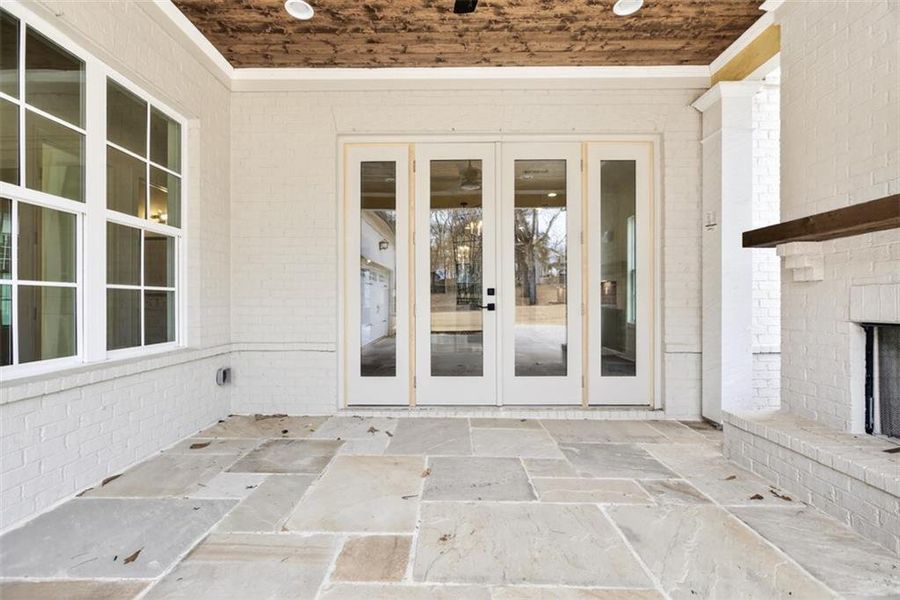 Exterior details and patio area of a home in , Suwanee (Image 32).