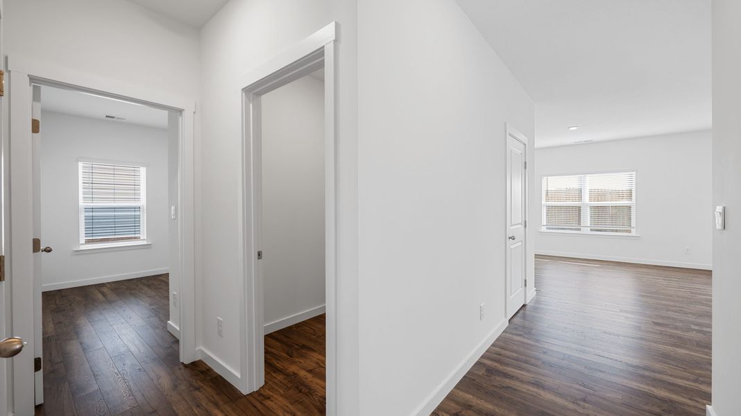 Spacious, unfurnished interior of a new home in The Cove at Thrasher Landing, Hixson (Image 13).