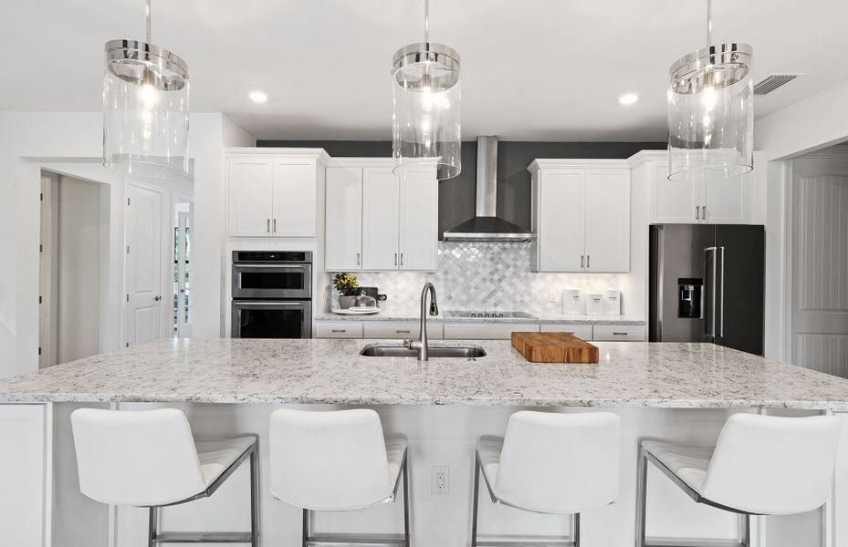 Center island, perfect for hosting guest