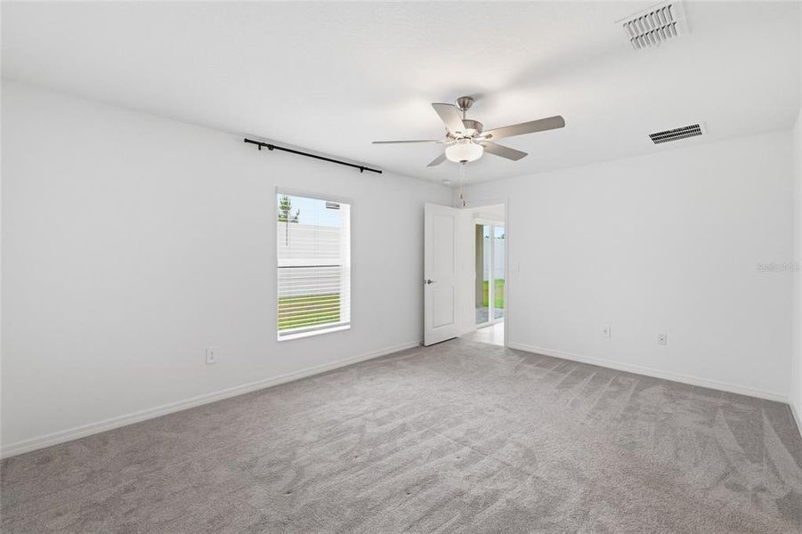 Spacious, unfurnished interior of a new home in , Zephyrhills (Image 31).