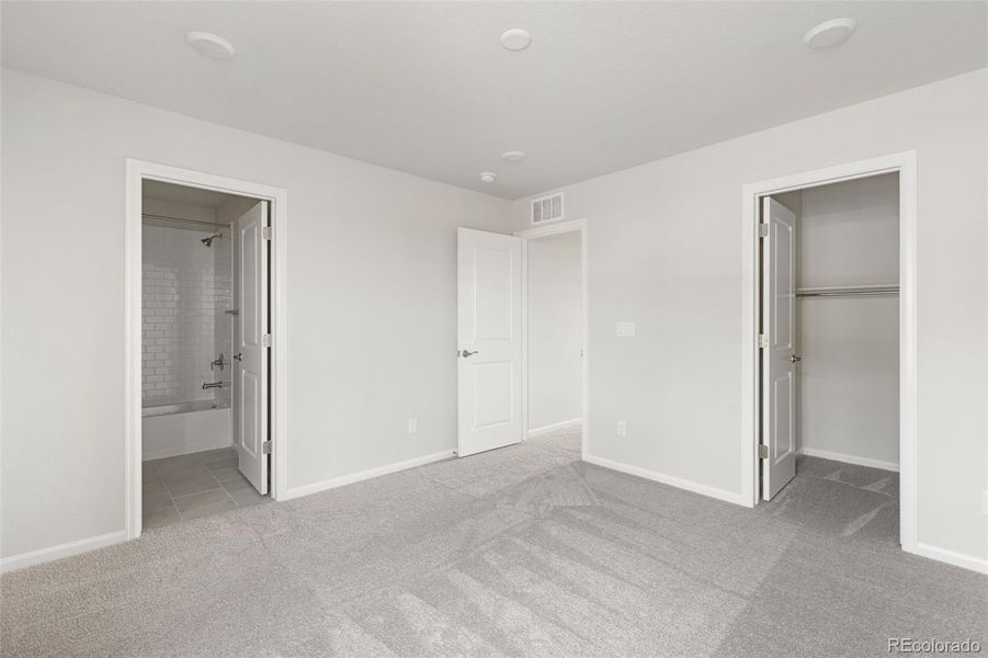 Spacious, unfurnished interior of a new home in , Brighton (Image 34).