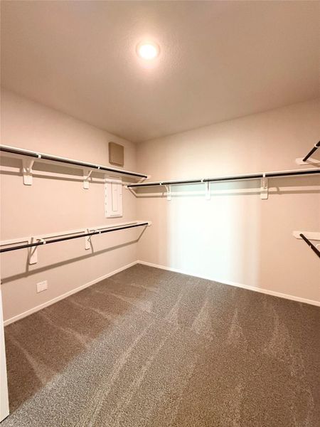 Spacious, unfurnished interior of a new home in , Iowa Colony (Image 21).